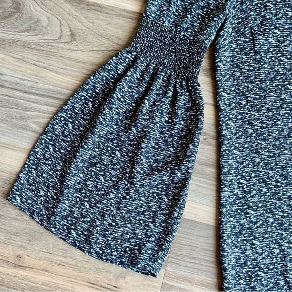 Michael Kors Bell Sleeve Keyhole Neck Cut Out Black Blouse Size S - Picture 8 of 11